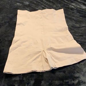 EUC!High waisted boy short Shapewear